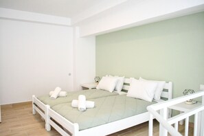 Free WiFi, bed sheets - Kalimera Beach Apartment 2 – Town Experience : (Rethymno)