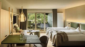 Comfort-Apartment, Balkon, Bergblick | Zimmersafe, Verdunkelungsvorhänge, kostenloses WLAN