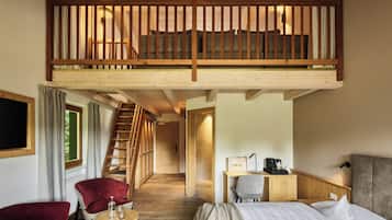 Deluxe-Studiosuite, Balkon, Bergblick | Innenbereich