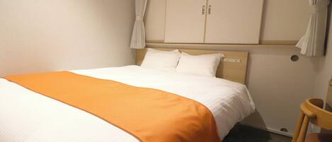 1 bedroom, desk, free WiFi, bed sheets