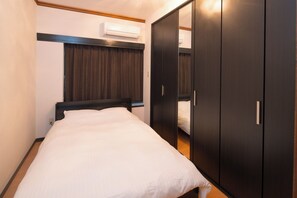 2 bedrooms, desk, free WiFi, bed sheets - 3F Room Only Up to 9 people  Excellent access  / Kagoshima City Kagoshima (Kagoshima City)