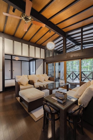 TV. A quiet private mansion surrounded by forest | Enj / Kitasaku District Nagano