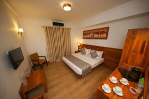 Deluxe Double Room, Balcony - BPR Asgiriya (Kandy)