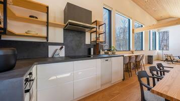 Fridge, microwave, stovetop, cookware/dishes/utensils