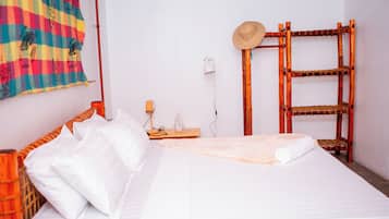1 slaapkamer, een strijkplank/strijkijzer, internet, beddengoed