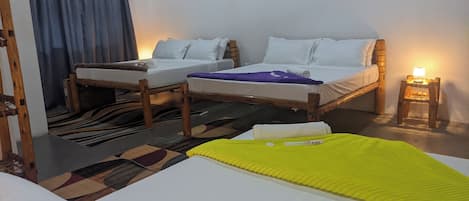 1 Schlafzimmer, BĂŒgeleisen/BĂŒgelbrett, Internetzugang, BettwĂ€sche