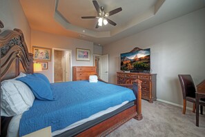 4 bedrooms, desk, iron/ironing board, free WiFi