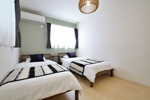 4 Schlafzimmer, Schreibtisch, Bügeleisen/Bügelbrett, kostenloses WLAN