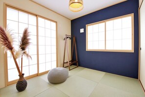 Interior - 1 hour from the airport  11 minutes to the beach  / Nago City Okinawa (Nago City)