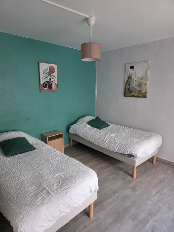 2 bedrooms, WiFi, bed sheets