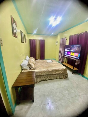 2 bedrooms, iron/ironing board, Internet, bed sheets - Lens Staycation 2BDR 1BR KTCHN-Upstairs (Panabo)