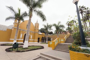 Exterior - Cozy 2BR - Heart of Barranco - Walk to Everywhere (Barranco)