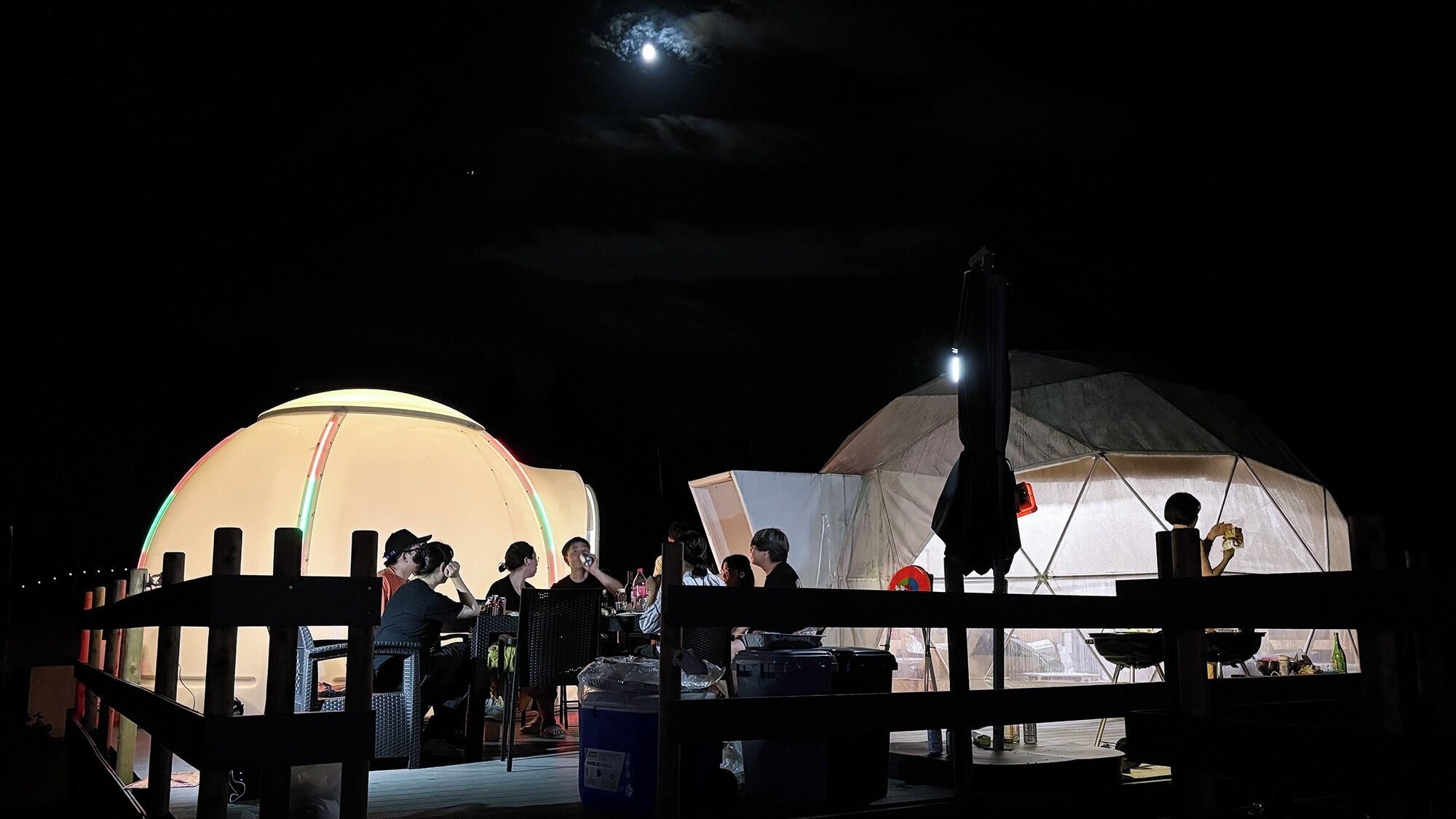 屋外ダイニングエリア