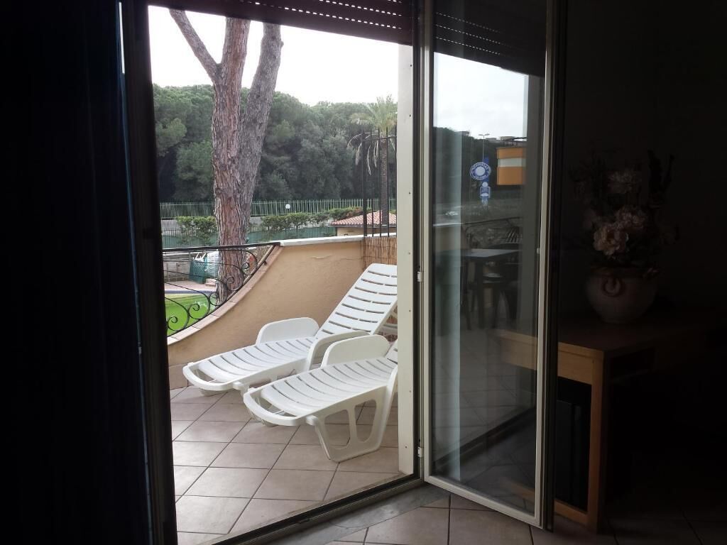 Tripla Basic, balcone, vista giardino | Interni