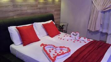 Deluxe Suite, Garden View