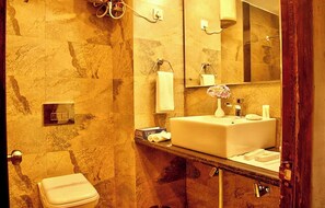 Bathroom - Luxury Hotel Palm Bhimtal (Bhimtal)