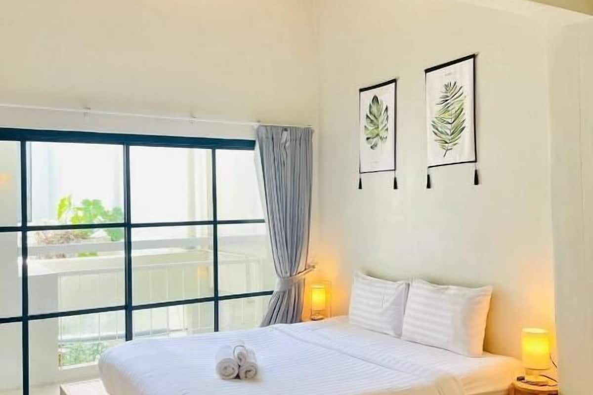 ห้องคลาสสิกสตูดิโอ, ระเบียง, วิวเมือง