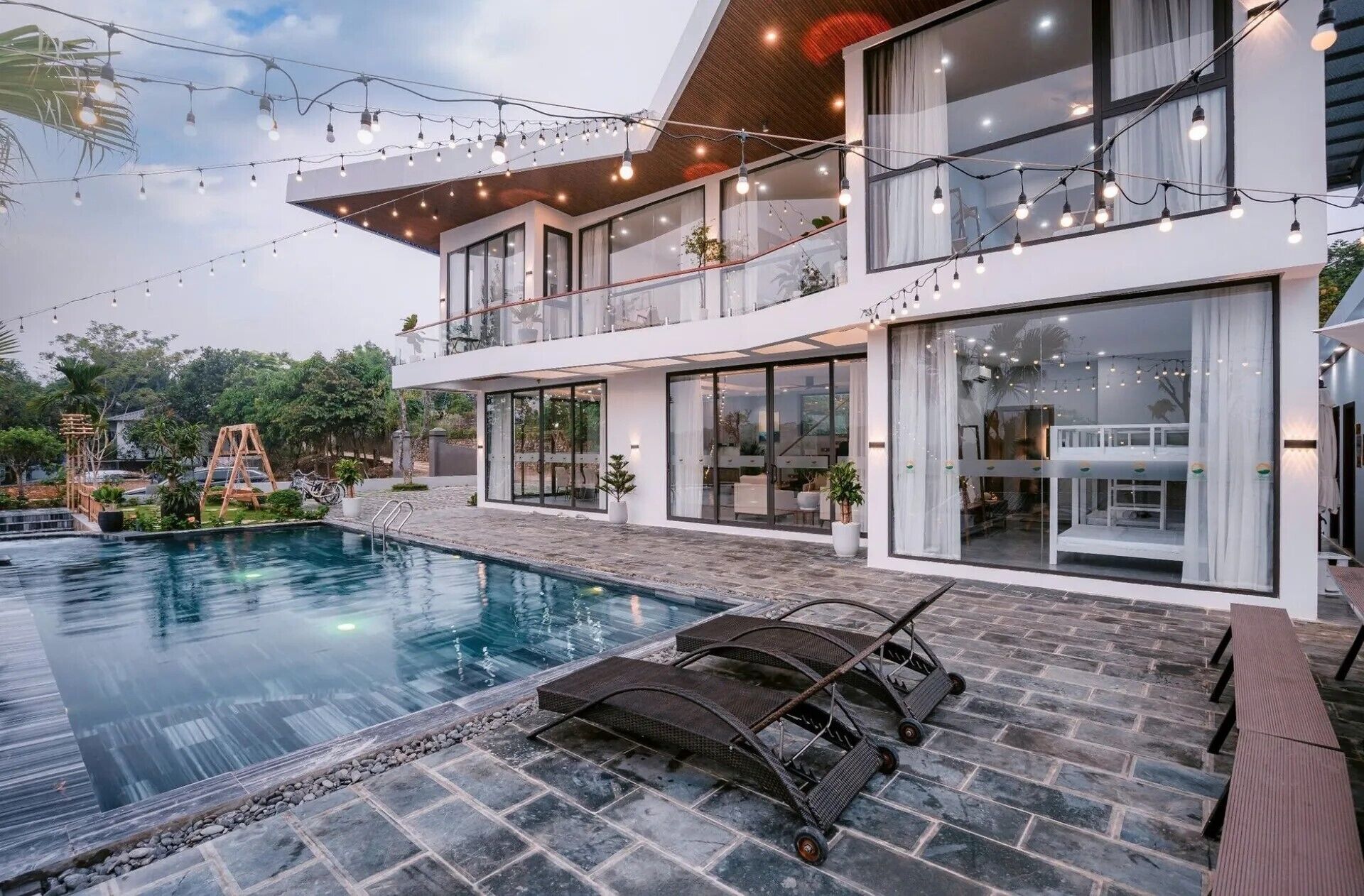 สระว่ายน้ำ