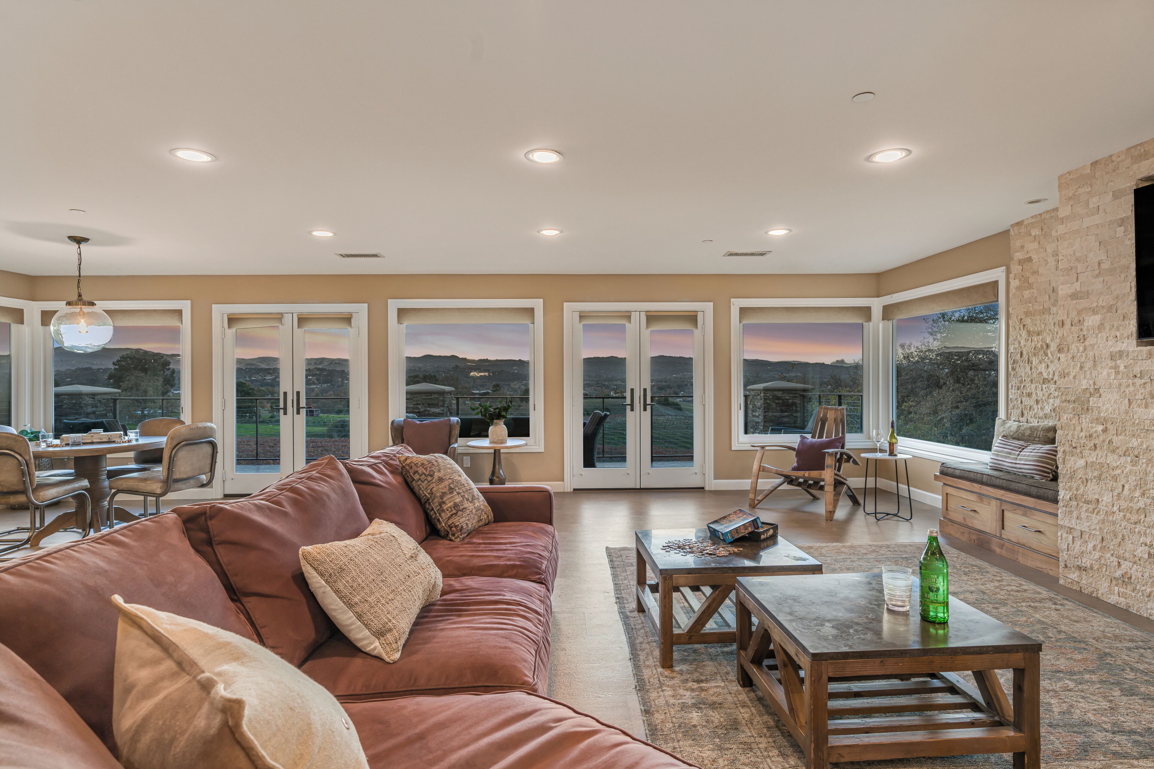 Sleeps 18, 2 Homes | Vineyard Estate + Pool + Hot Tub | Minutes To Templeton - 아타스카데로