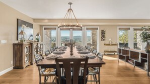 Dining - Sleeps 18, 2 Homes | Vineyard Estate + Pool + Hot Tub | Minutes to Templeton (Templeton)