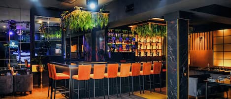 Appartement Confort, balcon, vue plage | Bar (sur place)