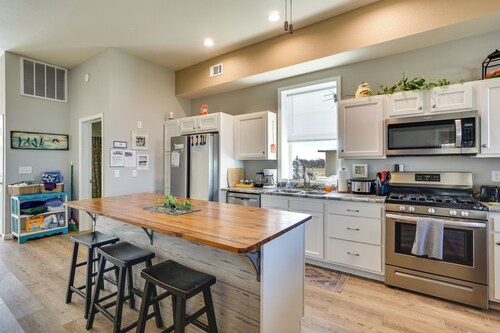 Richland Home on Multi-Unit Farm: Fish, Hike!