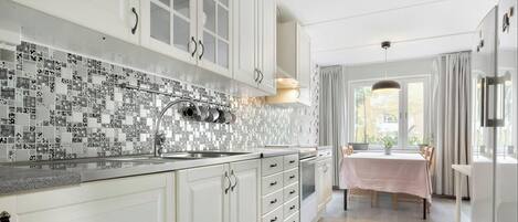 Microwave, oven, stovetop
