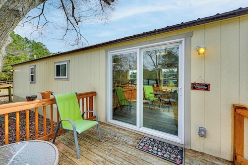 Gateway to Golf Capital! Carthage Escape w/ Pool