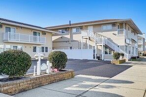 Exterior - 2 Blocks to Beach & Boardwalk: Ocean City Condo (Ocean City)