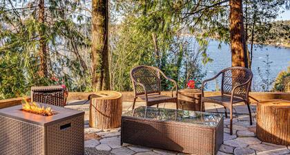 Walk to Beach! Scenic 'Wine Studio' in Gig Harbor