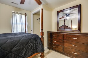 Room - Bring Your Pets! Getaway 1 Mi to Uptown Lexington (Lexington)