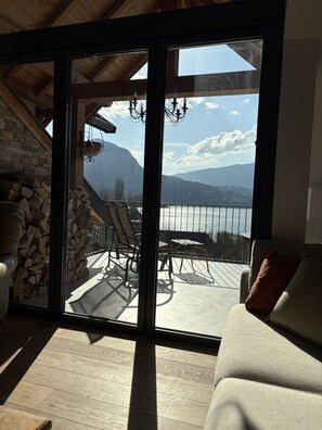 TV - Venez Chez Vous Les Pignons sur le Lac (Talloires)