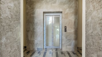 Deluxe Apartment | Interior