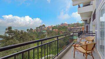 Deluxe Apartment | Property grounds