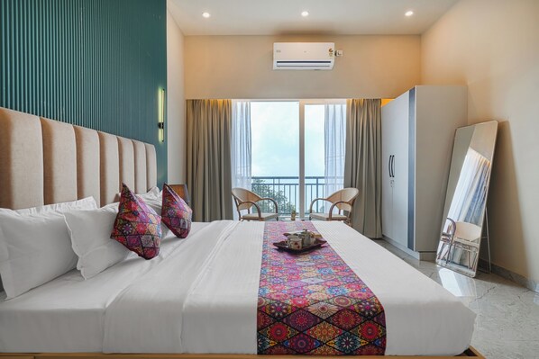 Deluxe Apartment - Alaya stay Dochi 4BHK apt with Hill View (Kasauli)