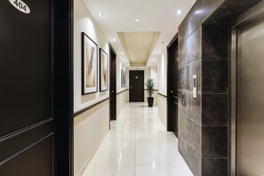 Interior - Collection O Udyog Vihar (Gurgaon)