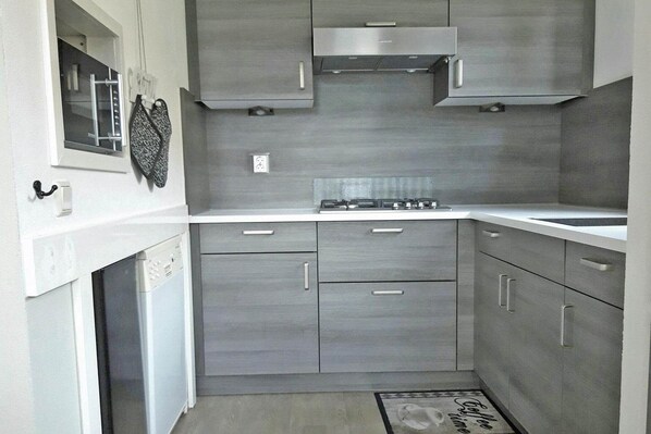 Private kitchen - Retreat with Enclosed Garden (Ewijk)