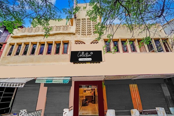 Exterior detail - Collection O Tajganj West Gate (Agra)