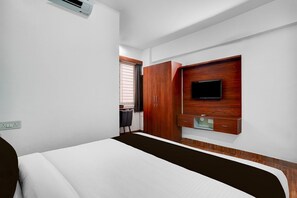 1 Schlafzimmer, Schreibtisch, Bettwäsche