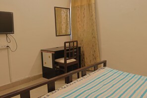 Room - THE BROWN WOOD MANOR (Bhopal)