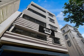 Exterior detail - Hotel O Howrah Railway Station (Kolkata)