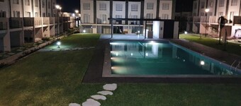 Sun and pool with your friends or family. Near Six Flags Oaxtepec