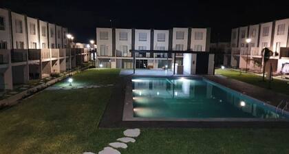 Sun and pool with your friends or family. Near Six Flags Oaxtepec