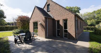 5-Guest Forest Bungalow in Ewijk
