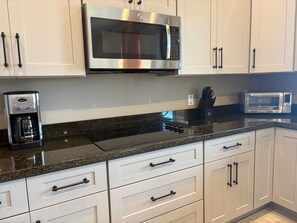 Fridge, microwave, stovetop, dishwasher - Cozy 1-bedroom Casita, quiet and serene, outside the city in North Scottsdale (Scottsdale)