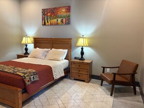 Room - Cozy 1-bedroom apartment, serene outside the city in North Scottsdale (Scottsdale)