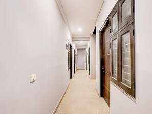 House | Interior - Super Hotel O Rangpuri Mahipalpur (New Delhi)