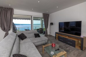 Living area - Beautiful modern 4 star apartment with sea view (Dramalj)