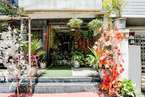 Property grounds - Deluxe Super Hotel O MP Nagar Near Rachna Tower (Bhopal)