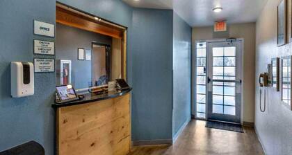 1 Full Bed | Smoking, Kitchen